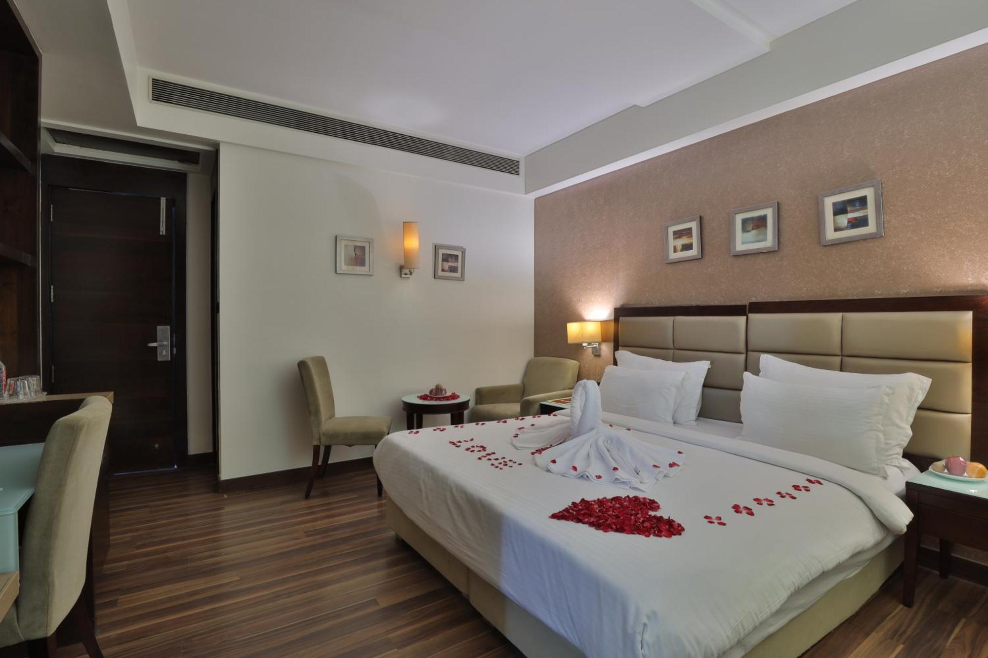 Hotel Krios - Near Sg Highway, 3*